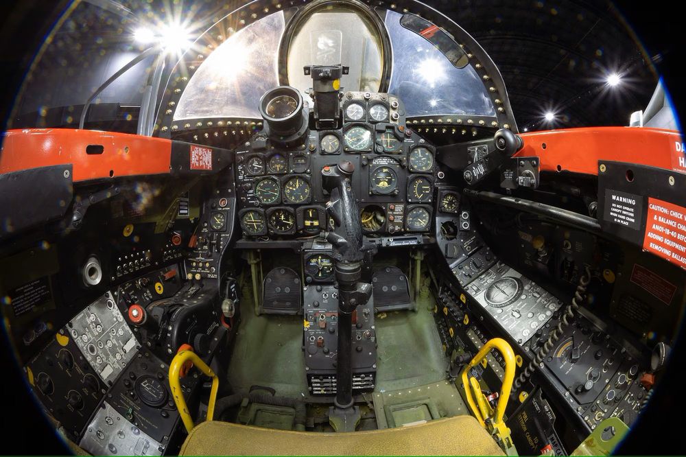 F-94_cockpit.jpg