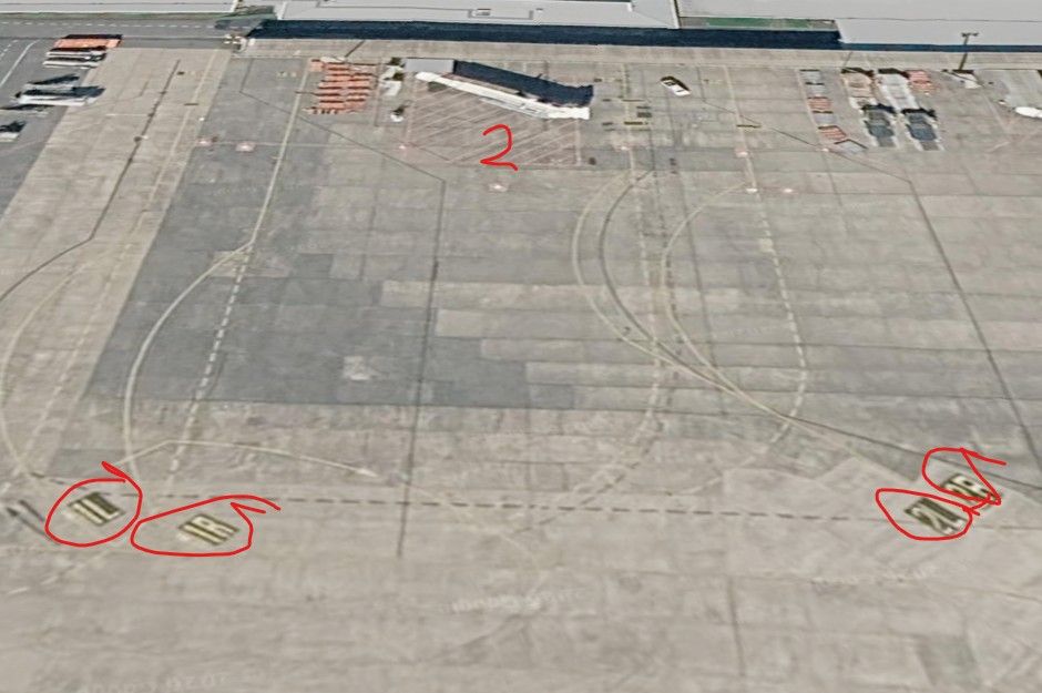 NFFN Gates 1L, 1R, 2L, 2R with Jetway at Gates 2.jpg